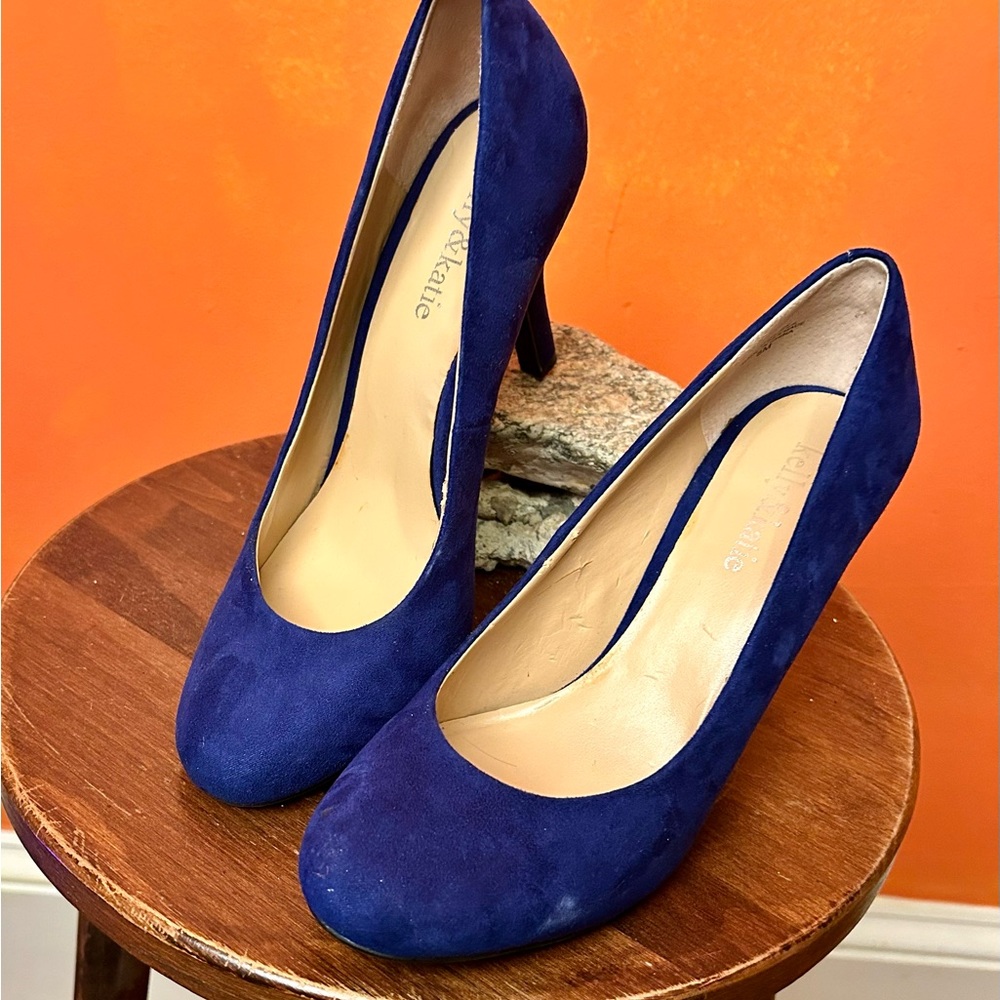 💚💚5/$25💚💚 Kelly & Katie  Classic Suede Round-Toe Pumps - Navy
